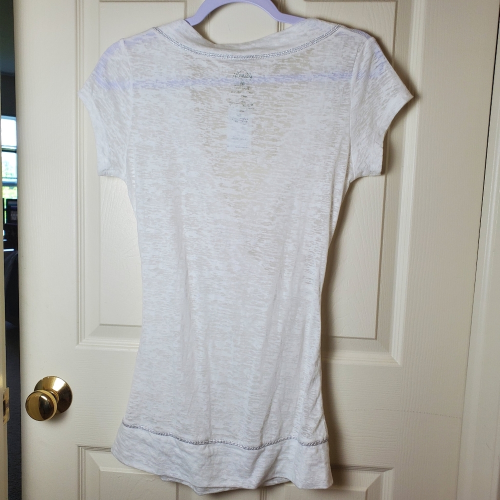 2 WHITE TOPS - Picture 9 of 12